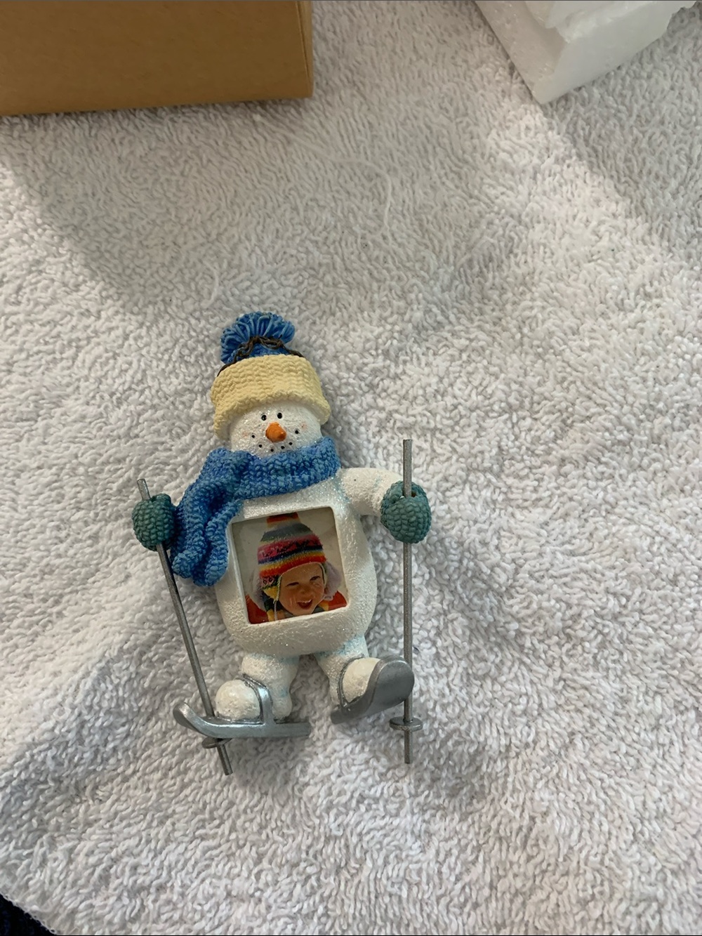 Avon Magnetic Snowman Ski Photo Frame Ornament - White and Blue